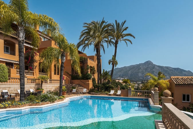 Apartment in Nueva Andalucia - view 1