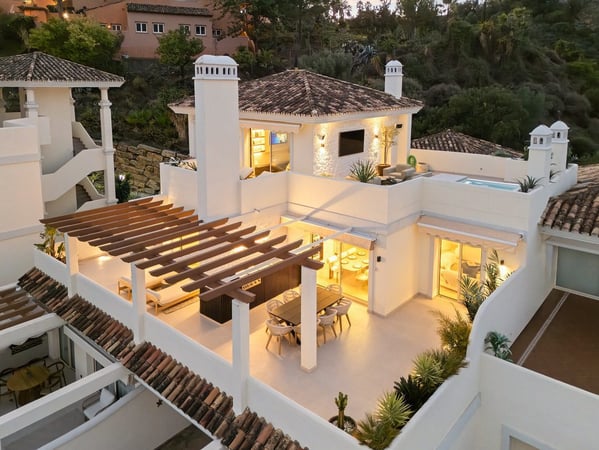 Apartment in Nueva Andalucia - view 1