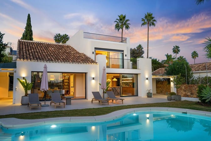 Villa in Nueva Andalucia - view 1