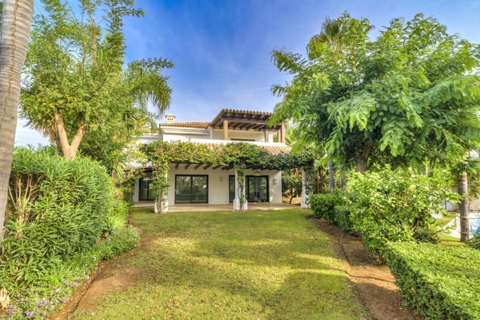 Villa in Marbella - view 1