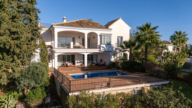 Villa in Artola - view 1