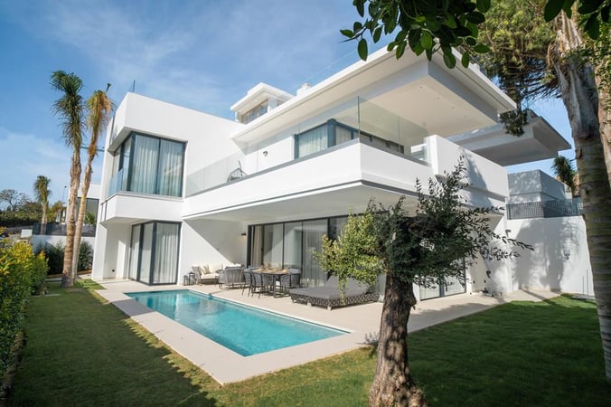 Villa in Marbella - view 1
