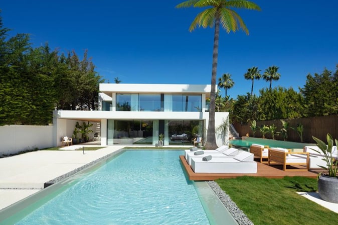 Villa in Nueva Andalucia - view 1