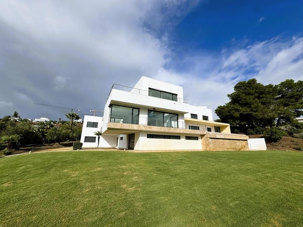 Villa in Sotogrande - view 1