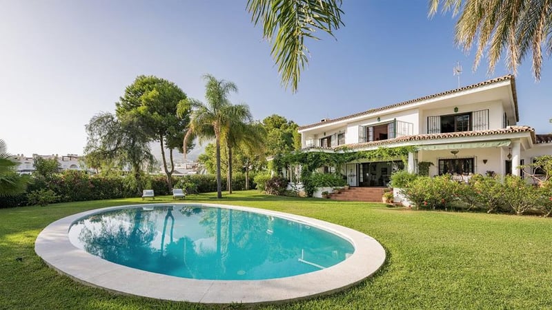 Villa in Marbella - view 1