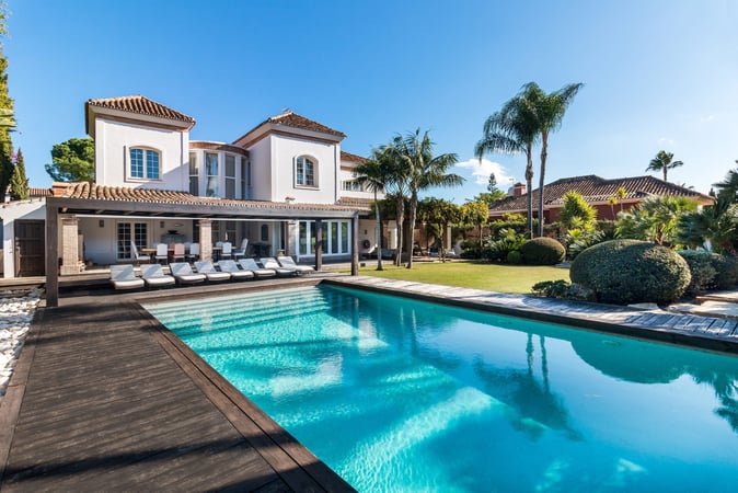 Villa in Nueva Andalucia - view 1