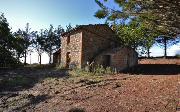 House in Ficulle - view 1