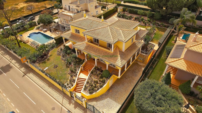 Villa in Quarteira - view 1