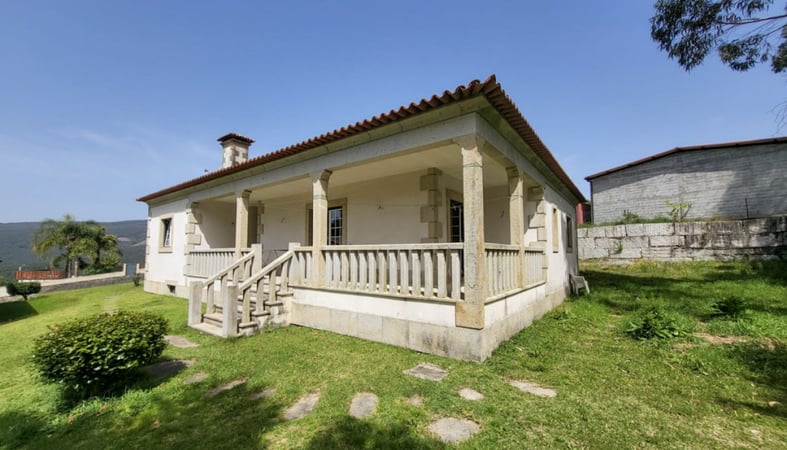 House in Ponte de Lima - view 1