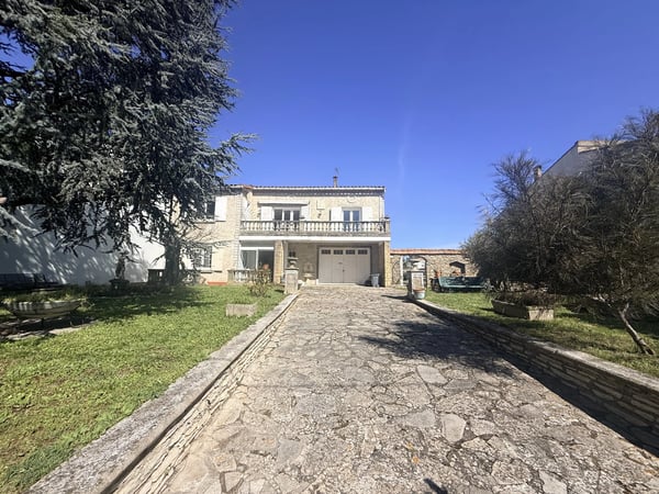 House in Carcassonne - view 1