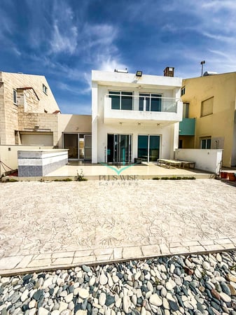 Villa in Perivolia - view 1