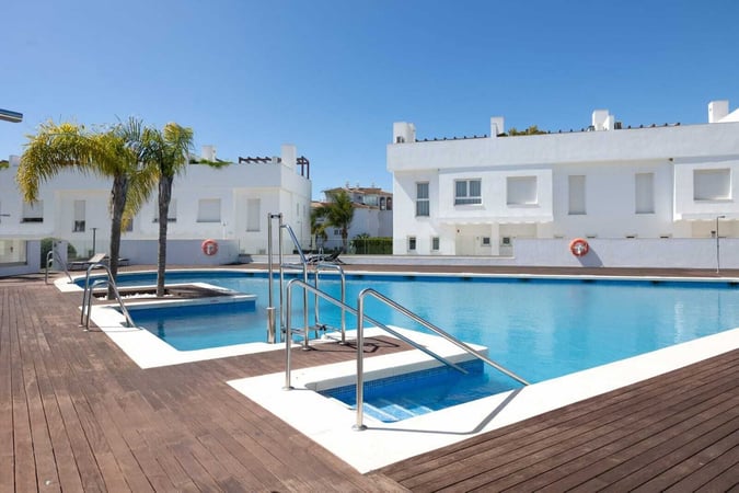 Villa in Sitio de Calahonda - view 1