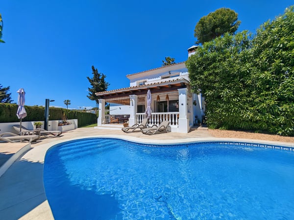 Villa in Sitio de Calahonda - view 1