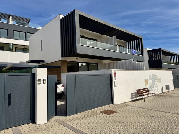 House in La Atalaya - view 1