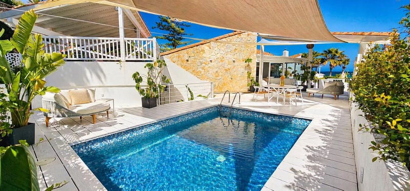 Villa in Estepona - view 1