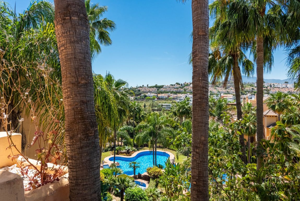 Apartment in La Atalaya - Image 2