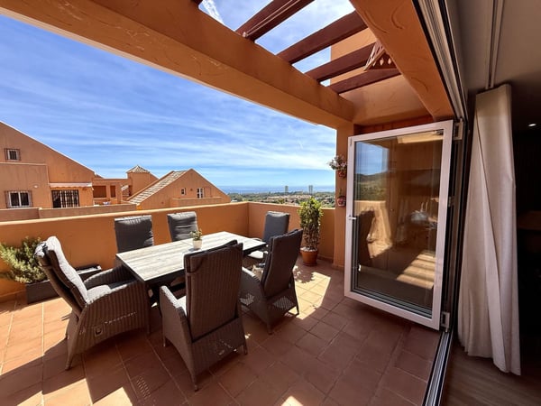 Apartment in Elviria - view 1