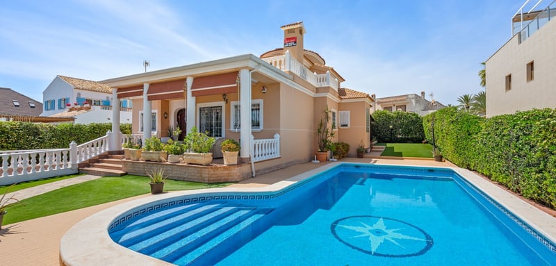 House in Torrelamata - view 1