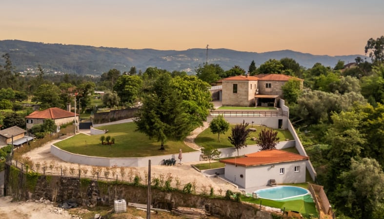 House in Cendufe - view 1