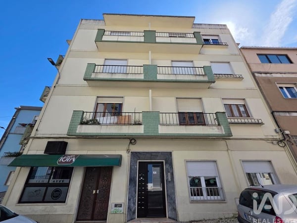 Apartment in Serra do Bouro - view 1