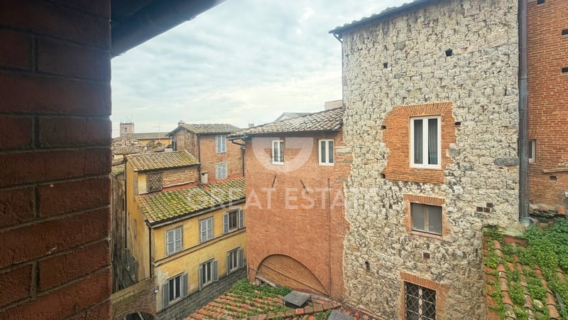 House in Siena - view 1