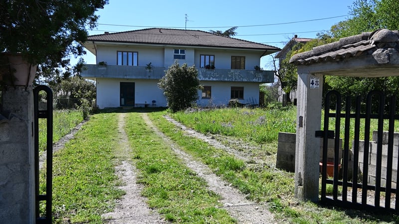 Villa in Catignano - view 1