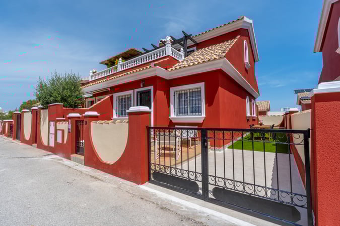 House in Villamartin - view 1