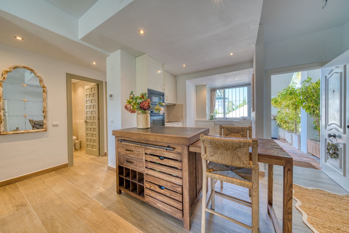 House in Nueva Andalucia - Image 3