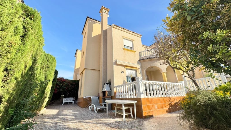 House in Dehesa de Campoamor - view 1