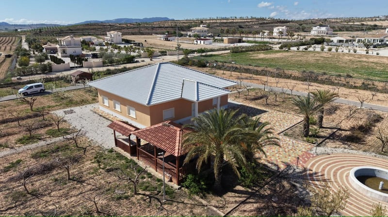 House in Pinoso - view 1
