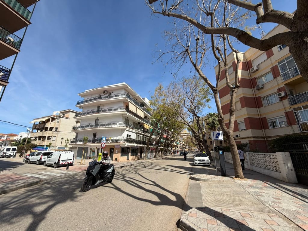 Apartment in Fuengirola - Image 2