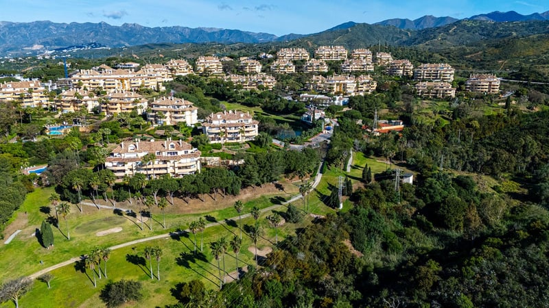 Apartment in Elviria - view 1