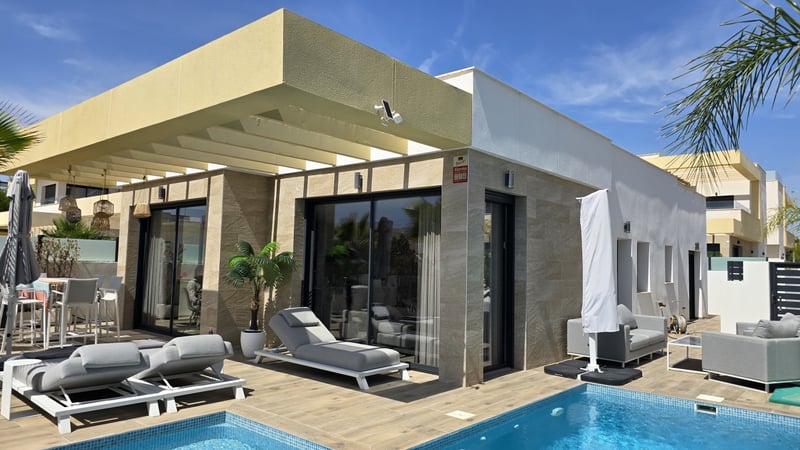 Villa in Los Montesinos - view 1