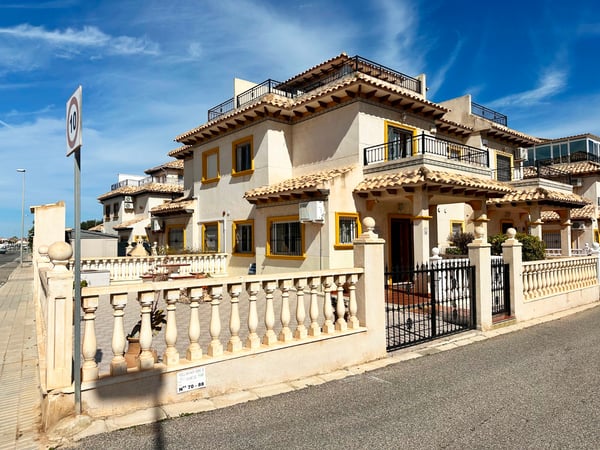 House in Urbanizacion los Balcones - view 1