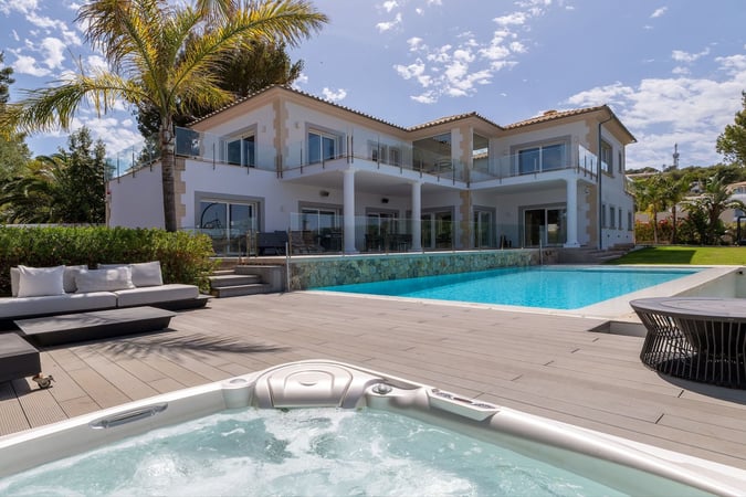 Villa in Santa Ponsa - view 1