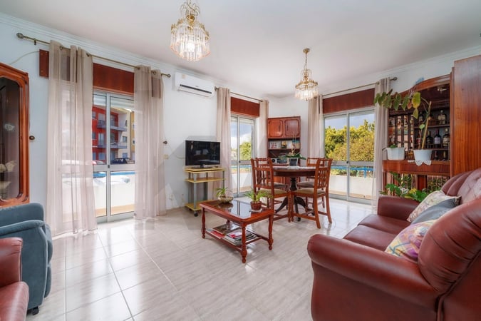 Apartment in Calcada - view 1