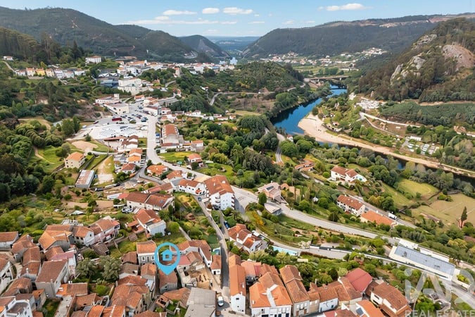 House in Penacova - view 1