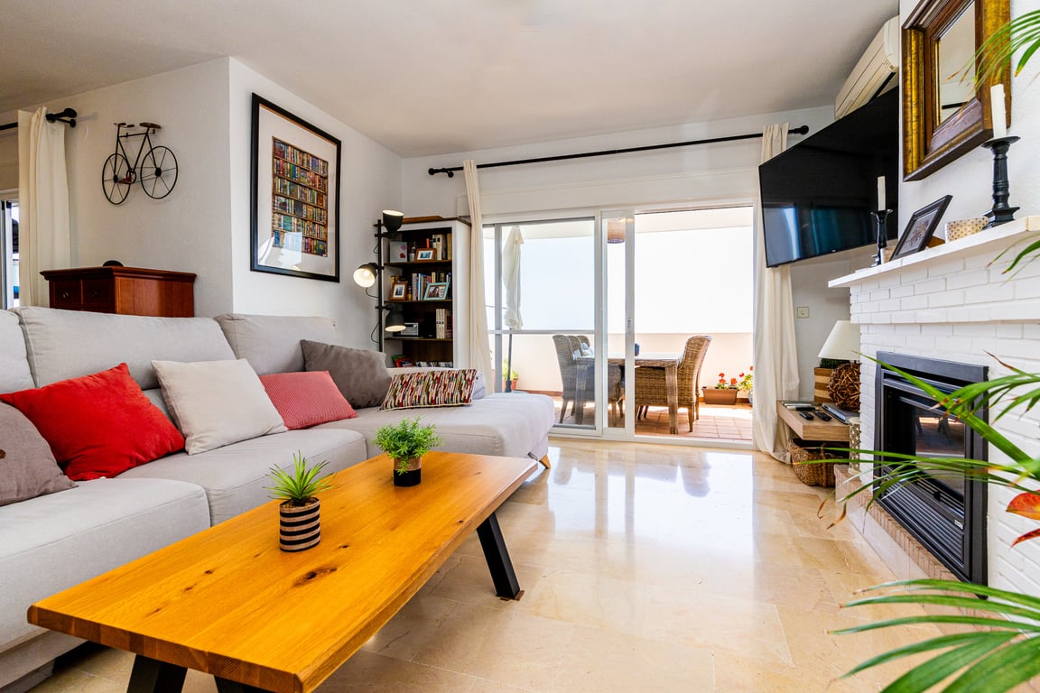 Apartment in Sitio de Calahonda - Image 2