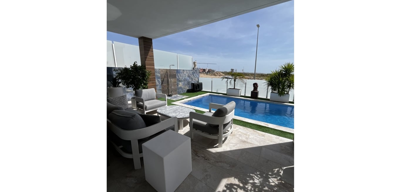 House in Los Montesinos