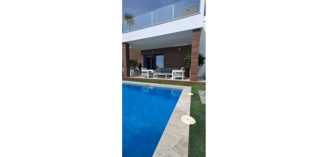 House in Los Montesinos - Image 2