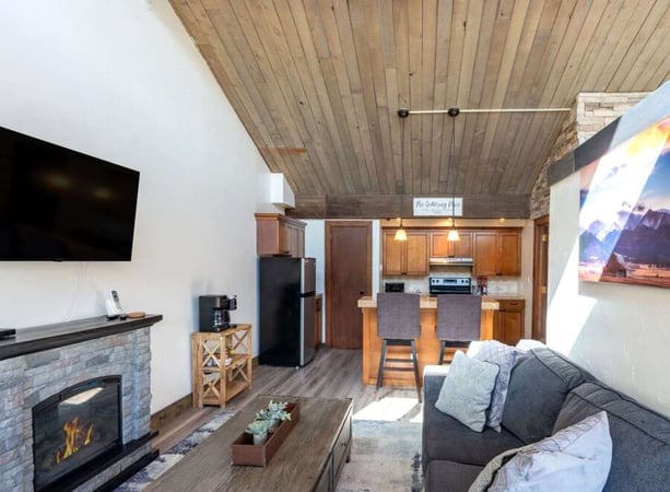 House in La Plata County - view 1