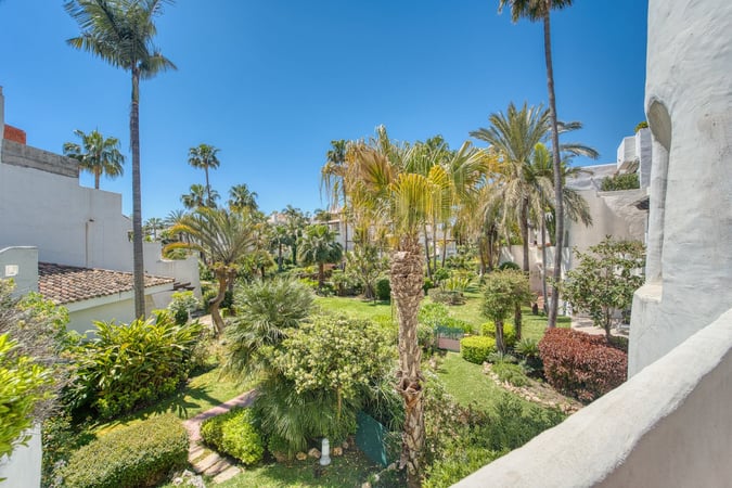 Apartment in Puerto Banus - view 1