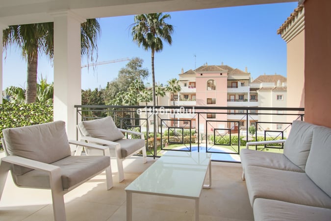 Apartment in Nueva Andalucia - view 1