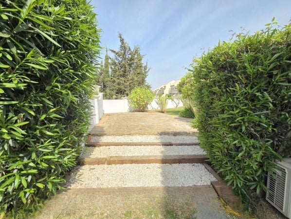 Land in La Duquesa - view 1