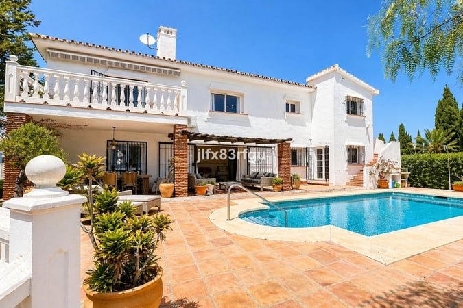 Villa in Malaga - view 1