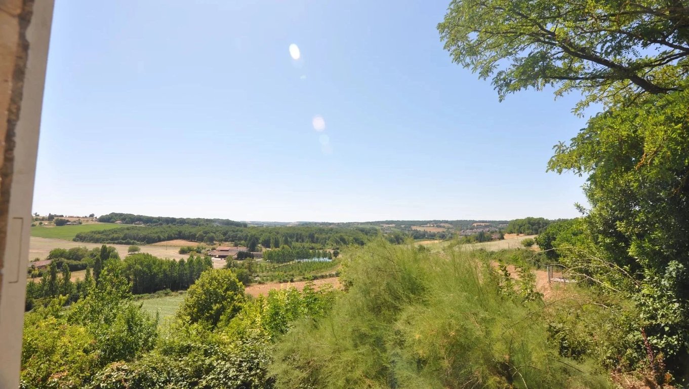 House in Montmoreau-Saint-Cybard - Image 2