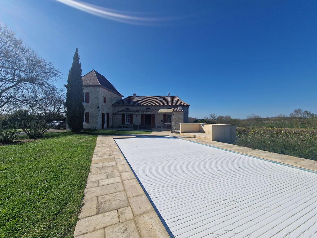 House in Monbahus - Image 2