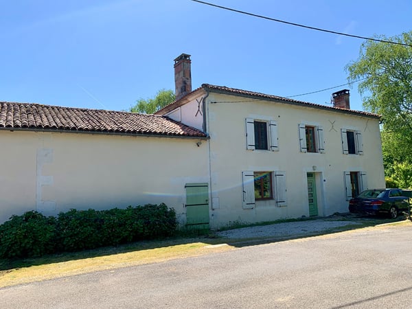 House in Champagne-Mouton - view 1