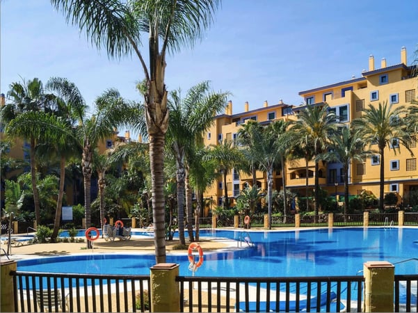 Apartment in Nueva Andalucia - view 1