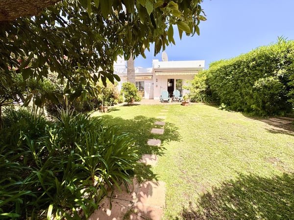 Villa in Nueva Andalucia - view 1